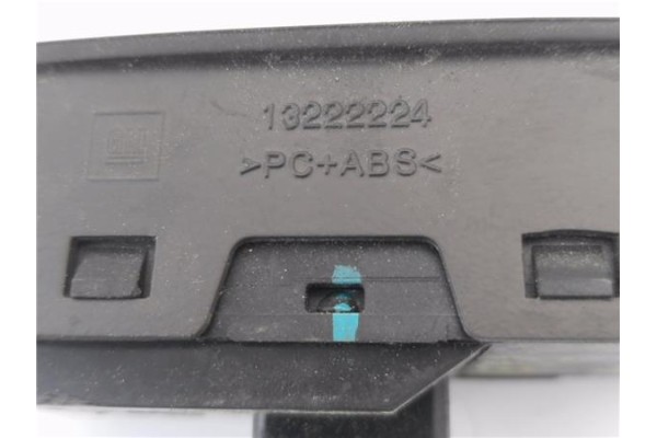 Recambio de mando elevalunas delantero izquierdo para opel insignia berlina 2.0 cdti referencia OEM IAM 13222224 840401 