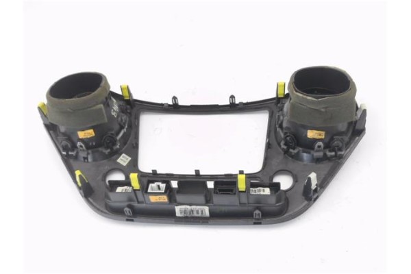 Recambio de rejilla entrada de aire para hyundai i10 (ia) 1.0 classic referencia OEM IAM 84740B9000  