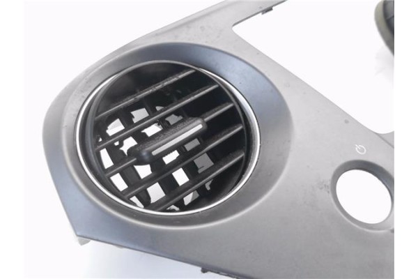 Recambio de rejilla entrada de aire para hyundai i10 (ia) 1.0 classic referencia OEM IAM 84740B9000  