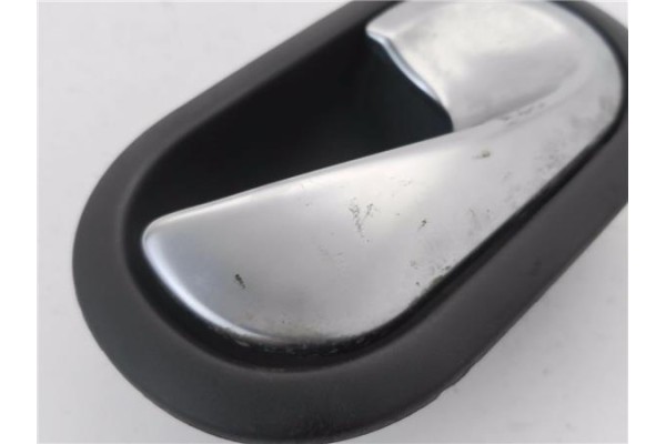 Recambio de manilla int. puerta trasero derecha para renault scenic ii (jm) 1.5 dci (jm1e) referencia OEM IAM 8200028486 5005500