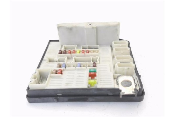 Recambio de caja fusibles/rele para renault scenic ii (jm) 1.5 dci (jm1e) referencia OEM IAM 8200481866  
