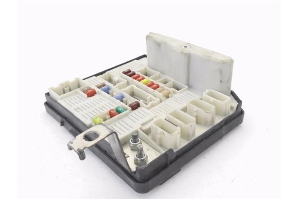 Recambio de caja fusibles/rele para renault scenic ii (jm) 1.5 dci (jm1e) referencia OEM IAM 8200481866  