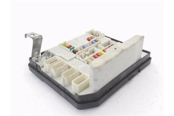 Recambio de caja fusibles/rele para renault scenic ii (jm) 1.5 dci (jm1e) referencia OEM IAM 8200481866  