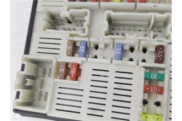 Recambio de caja fusibles/rele para renault scenic ii (jm) 1.5 dci (jm1e) referencia OEM IAM 8200481866  