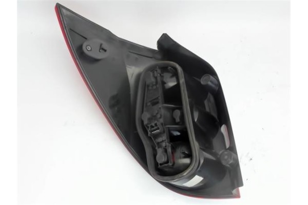 Recambio de piloto trasero derecho para renault laguna ii grandtour (kg0) 1.9 dci (kg0g) referencia OEM IAM 8200002472  82007034