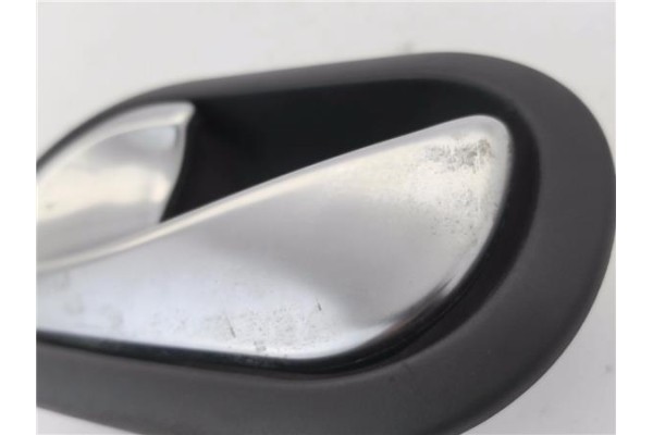 Recambio de manilla int. puerta trasero izquierda para renault scenic ii (jm) 1.5 dci (jm1e) referencia OEM IAM 8200028487 50054