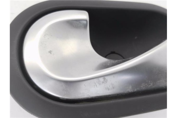 Recambio de manilla int. puerta trasero izquierda para renault scenic ii (jm) 1.5 dci (jm1e) referencia OEM IAM 8200028487 50054