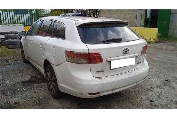 toyota avensis (t27) del año 2010