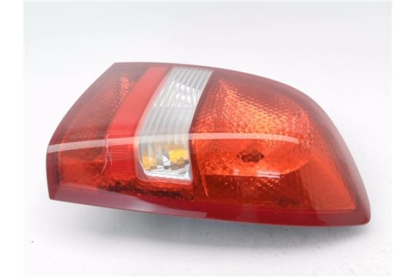 Recambio de piloto trasero derecho para nissan primera berlina (p12) 1.6 referencia OEM IAM 89025237  