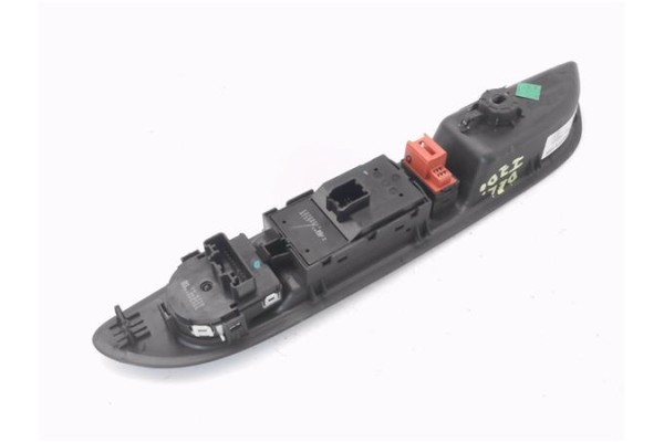 Recambio de mando elevalunas delantero izquierdo para opel mokka 1.7 business referencia OEM IAM 95025518600R 13305011 