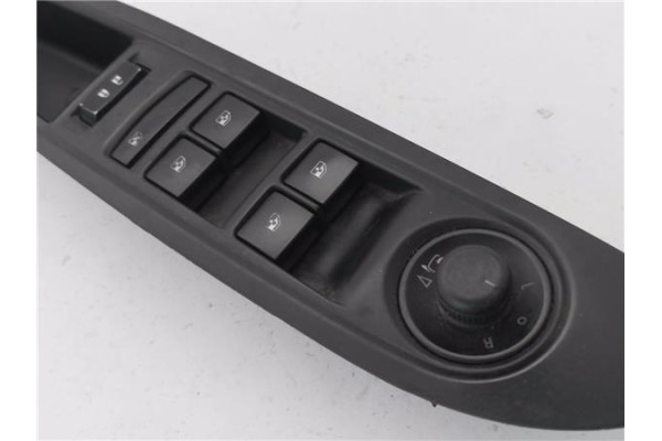 Recambio de mando elevalunas delantero izquierdo para opel mokka 1.7 business referencia OEM IAM 95025518600R 13305011 