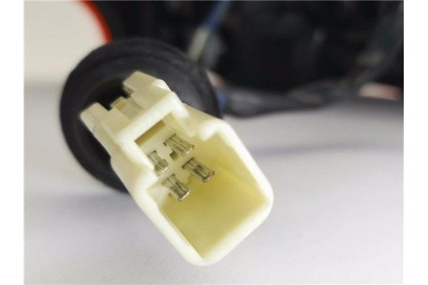 Recambio de piloto trasero derecho para mitsubishi outlander (gf0/gg0) 2.0 phev kaiteki 4wd (gg2w) referencia OEM IAM 8330B174  