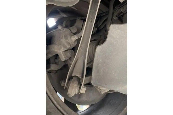 Recambio de mangueta trasero derecha para bmw serie 1 berlina 5p (f20) 2.0 116d referencia OEM IAM 33326792516  