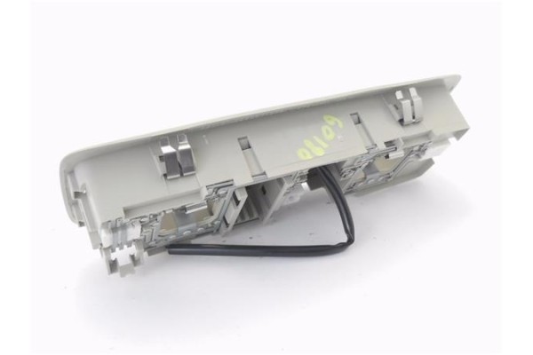 Recambio de luz delantero central techo para mitsubishi outlander (gf0/gg0) 2.0 phev kaiteki 4wd (gg2w) referencia OEM IAM 8401A
