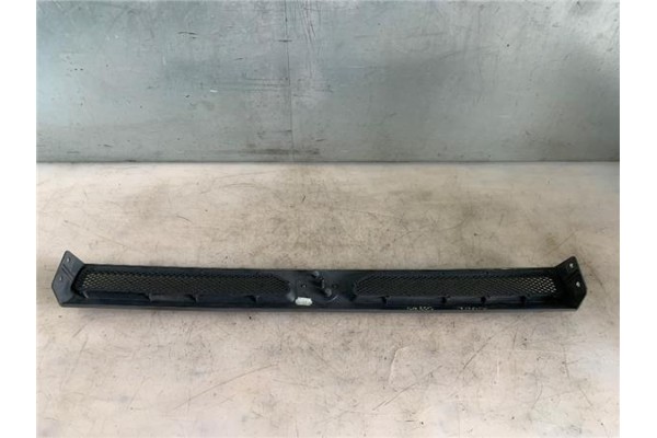 Recambio de rejilla paragolpes delantero para nissan trade 2.3 d referencia OEM IAM   