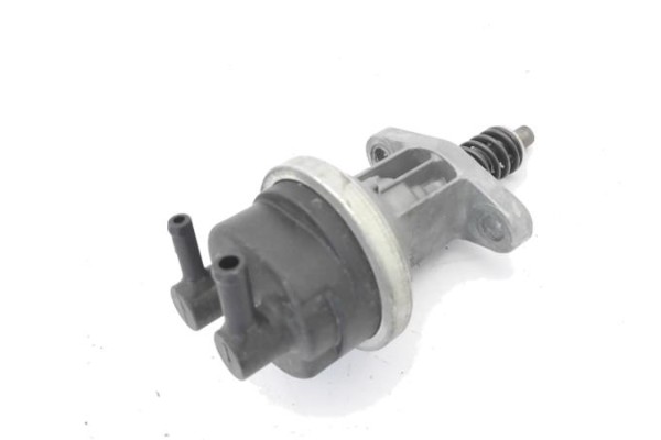 Recambio de bomba combustible para opel corsa a 1.3 gl referencia OEM IAM 25061481  