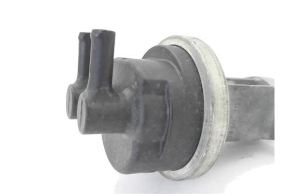 Recambio de bomba combustible para opel corsa a 1.3 gl referencia OEM IAM 25061481  