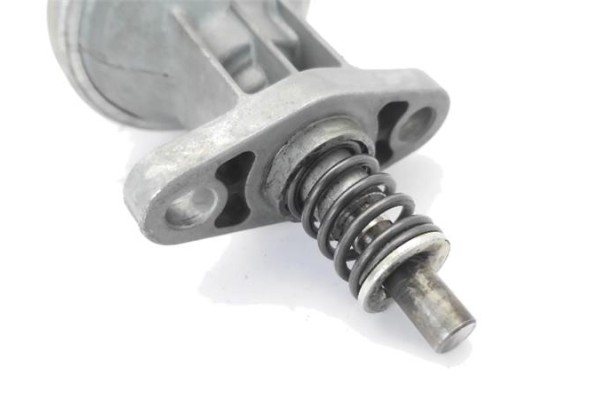 Recambio de bomba combustible para opel corsa a 1.3 gl referencia OEM IAM 25061481  