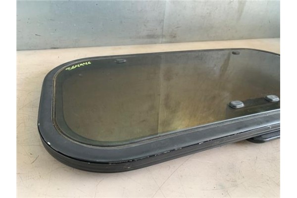Recambio de luna techo solar para opel corsa a 1.3 gl referencia OEM IAM 90053816  