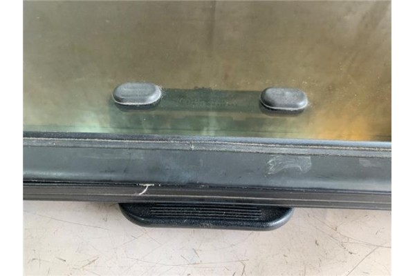 Recambio de luna techo solar para opel corsa a 1.3 gl referencia OEM IAM 90053816  
