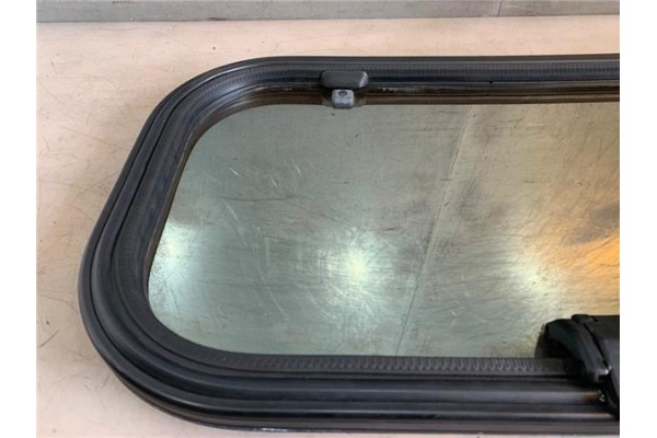 Recambio de luna techo solar para opel corsa a 1.3 gl referencia OEM IAM 90053816  