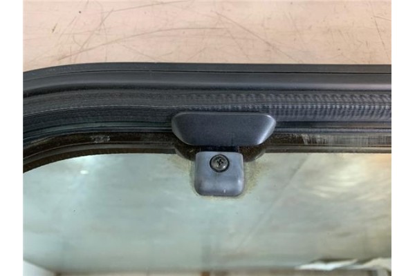 Recambio de luna techo solar para opel corsa a 1.3 gl referencia OEM IAM 90053816  