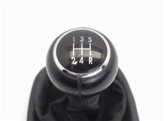 Recambio de pomo palanca cambio para citroen c4 berlina 1.6 exclusive referencia OEM IAM 2403FK  