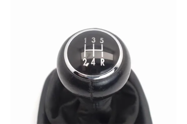 Recambio de pomo palanca cambio para citroen c4 berlina 1.6 exclusive referencia OEM IAM 2403FK  
