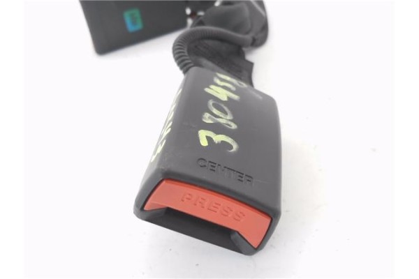 Recambio de anclaje cinturon trasero derecho para hyundai i10 (ia) 1.0 classic referencia OEM IAM 89840B9100PYN  