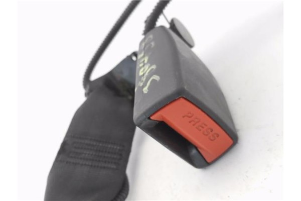 Recambio de anclaje cinturon trasero derecho para hyundai i10 (ia) 1.0 classic referencia OEM IAM 89840B9100PYN  