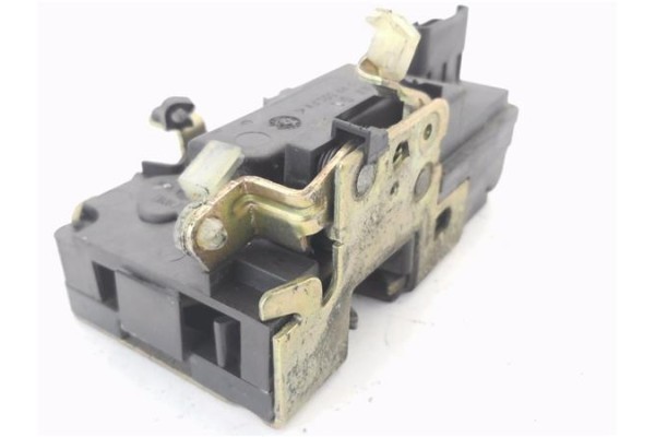 Recambio de cierre electromagnetico delantero derecho para citroen berlingo 1.9 d sx combi referencia OEM IAM 9136P7  