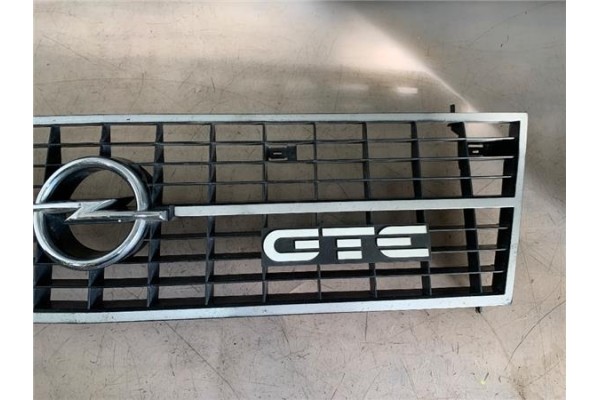 Recambio de rejilla capo para opel kadett e 1.6 d referencia OEM IAM 1320027  