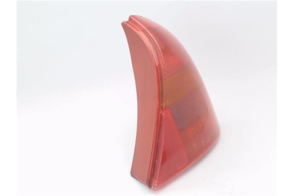 Recambio de piloto trasero derecho para renault clio ii (xbo) 1.4 75cv referencia OEM IAM 7700410518  