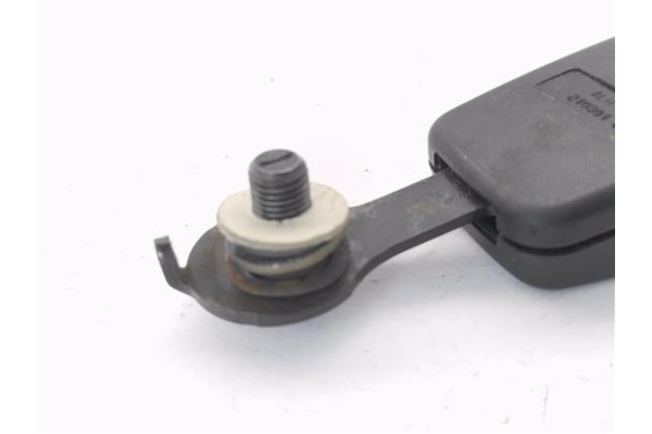 Recambio de anclaje cinturon delantero derecho para suzuki swift berlina (sf/ea) 1.3 referencia OEM IAM 8490180E11L8Z  