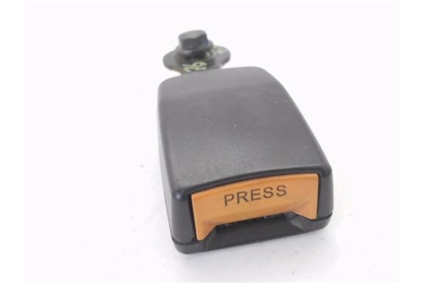 Recambio de anclaje cinturon delantero derecho para suzuki swift berlina (sf/ea) 1.3 referencia OEM IAM 8490180E11L8Z  