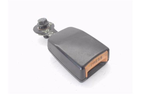 Recambio de anclaje cinturon delantero izquierdo para suzuki swift berlina (sf/ea) 1.3 referencia OEM IAM 8490280E11L8Z  
