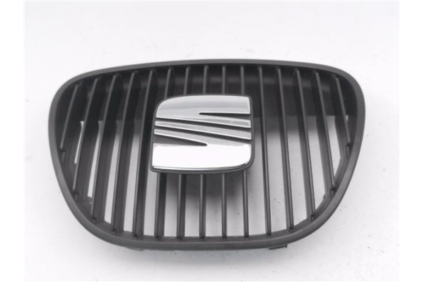 Recambio de rejilla capo para seat cordoba berlina (6l2) 1.4 16v referencia OEM IAM 6L0853651 6L0853654 