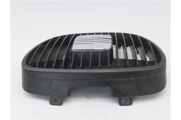 Recambio de rejilla capo para seat cordoba berlina (6l2) 1.4 16v referencia OEM IAM 6L0853651 6L0853654 