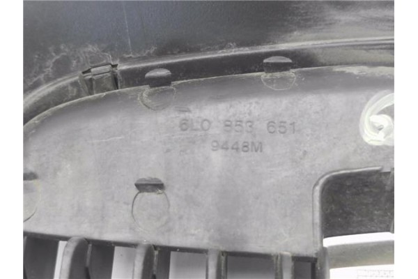 Recambio de rejilla capo para seat cordoba berlina (6l2) 1.4 16v referencia OEM IAM 6L0853651 6L0853654 