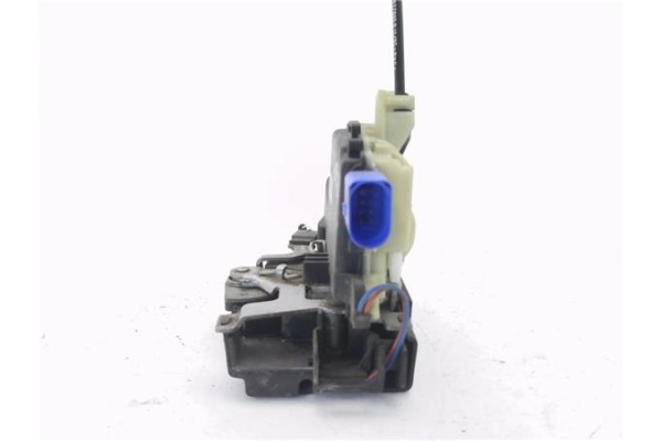 Recambio de cierre electromagnetico delantero derecho para seat cordoba berlina (6l2) 1.4 16v referencia OEM IAM 3B1837016BQ  