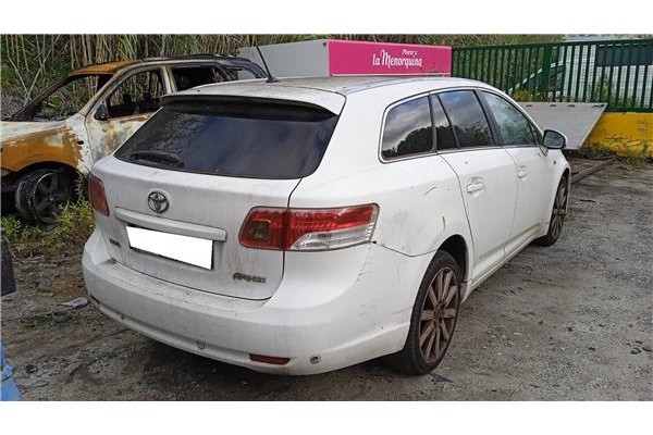 toyota avensis (t27) del año 2010