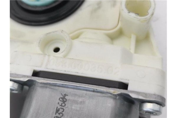 Recambio de motor elevalunas delantero izquierdo para seat cordoba berlina (6l2) 1.4 16v referencia OEM IAM 101387103 104379101 