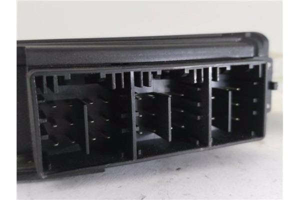 Recambio de motor elevalunas delantero izquierdo para seat cordoba berlina (6l2) 1.4 16v referencia OEM IAM 101387103 104379101 