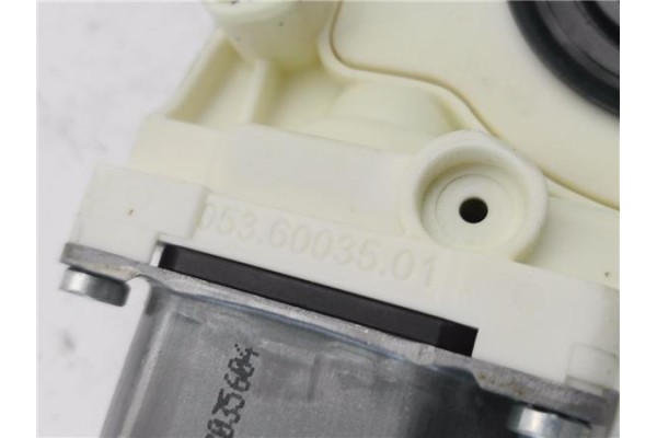 Recambio de motor elevalunas delantero derecho para seat cordoba berlina (6l2) 1.4 16v referencia OEM IAM 101386103  