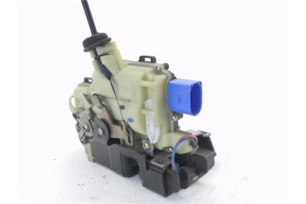 Recambio de cierre electromagnetico delantero izquierdo para seat cordoba berlina (6l2) 1.4 16v referencia OEM IAM 3B1837015AM  