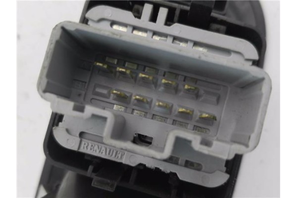 Recambio de mando elevalunas delantero izquierdo para renault clio iii 1.5 dci (c/br1g) referencia OEM IAM 8200356513  