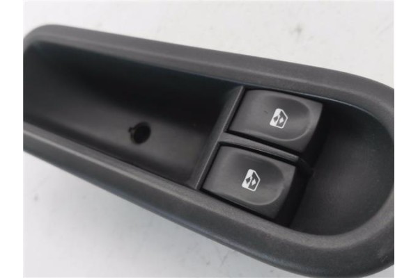 Recambio de mando elevalunas delantero izquierdo para renault clio iii 1.5 dci (c/br1g) referencia OEM IAM 8200356513  