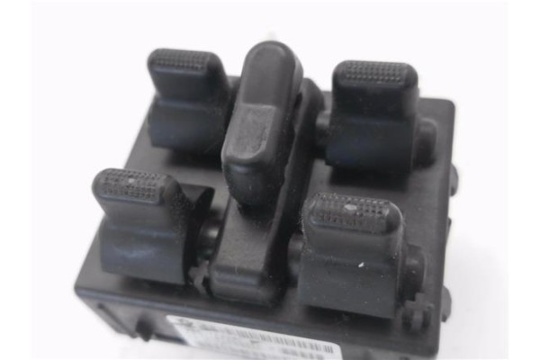 Recambio de mando elevalunas delantero izquierdo para chrysler pt cruiser 1.6 route 66 referencia OEM IAM 74676454  