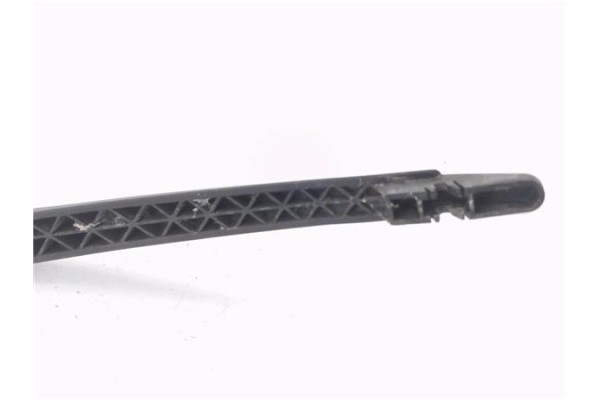 Recambio de brazo limpiaparabrisas trasero para opel zafira a 2.0 dti 16v referencia OEM IAM 90587511  