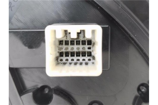 Recambio de retrovisor electrico izquierdo para kia stonic (ybcuv) 1.0 edition 7 referencia OEM IAM E13049725  
